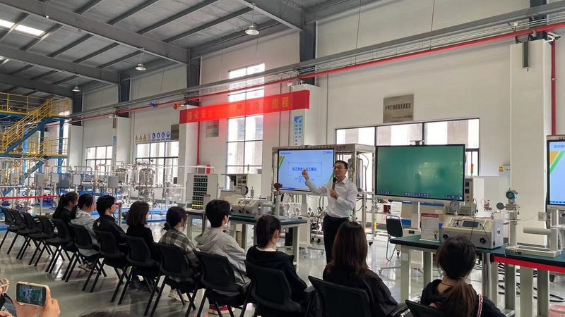 上海新材料研究院校企合作案例中，合作模式主要包括以下几个方面：
